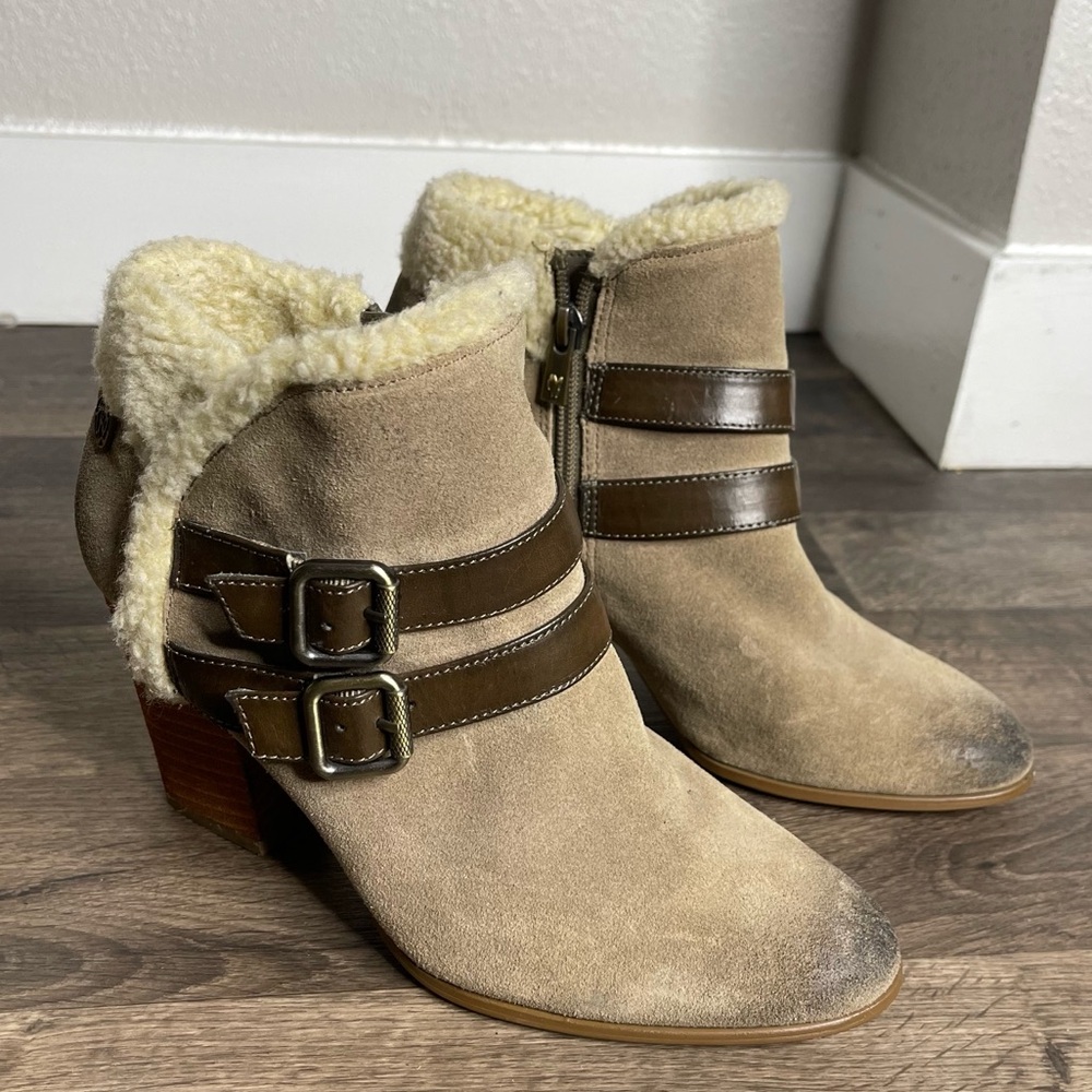 Libby Edelman Christine Taupe Suede Ankle Boots 9